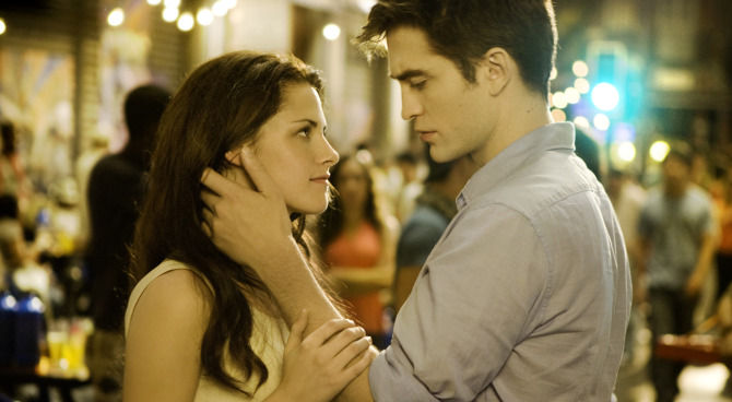 Twilight Saga: l'anello di fidanzamento di Bella venduto all'asta ad un  prezzo record- Film.it