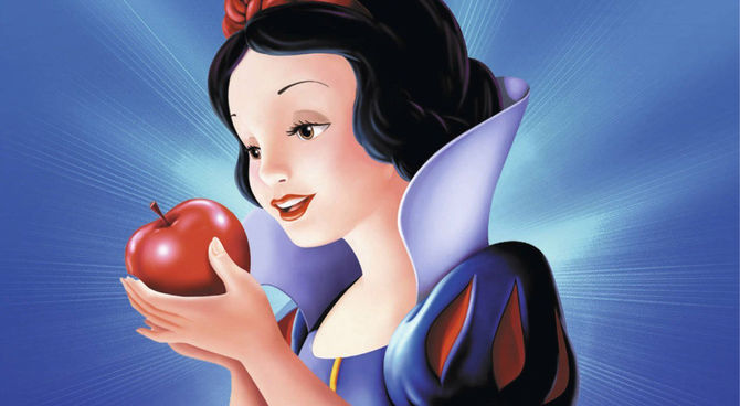 La Disney torna al suo primo classico: Biancaneve diventerà un film in  carne e ossa- Film.it